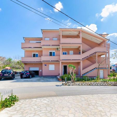 לופאר Apartments And Room Ljubica מראה חיצוני תמונה