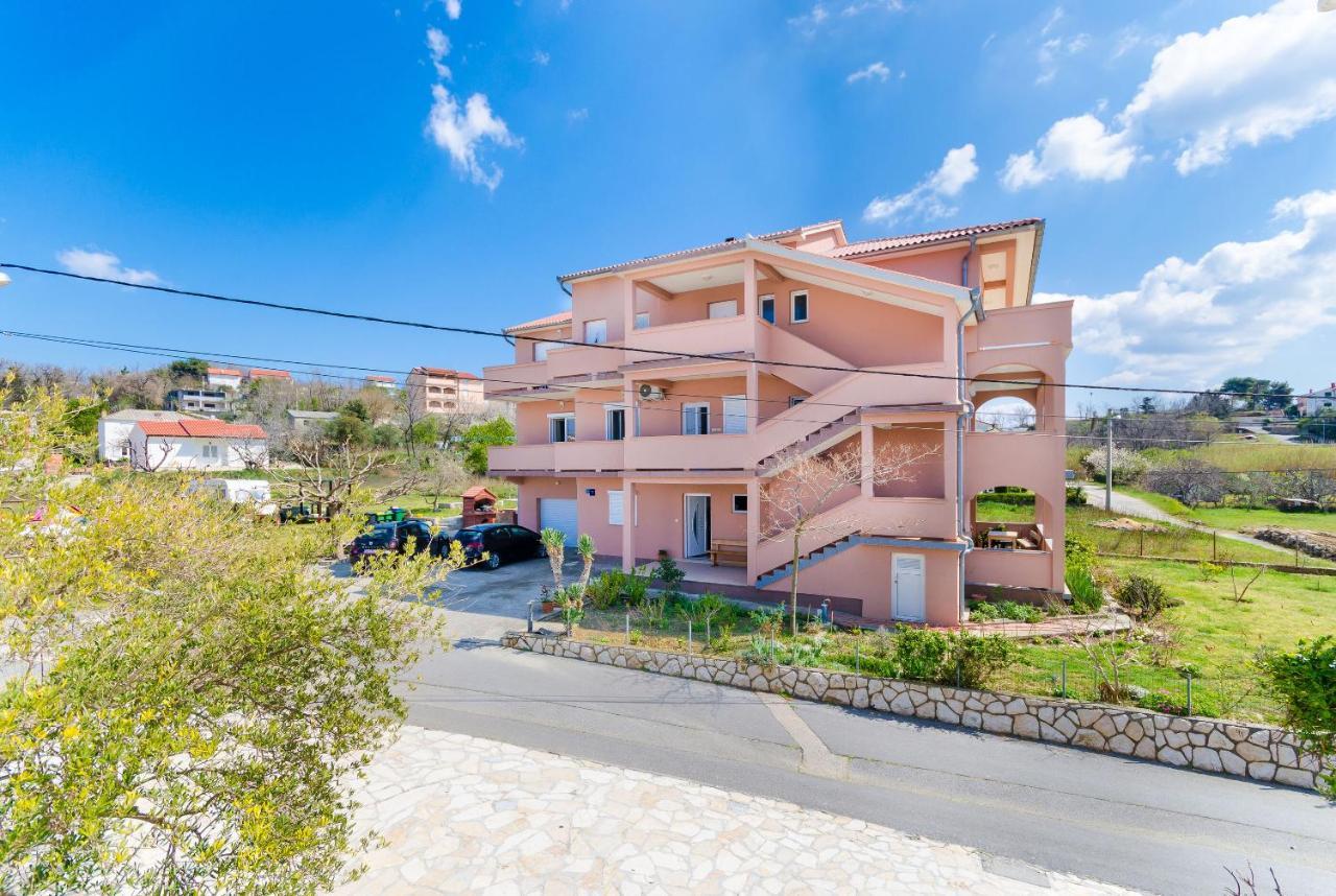 לופאר Apartments And Room Ljubica מראה חיצוני תמונה