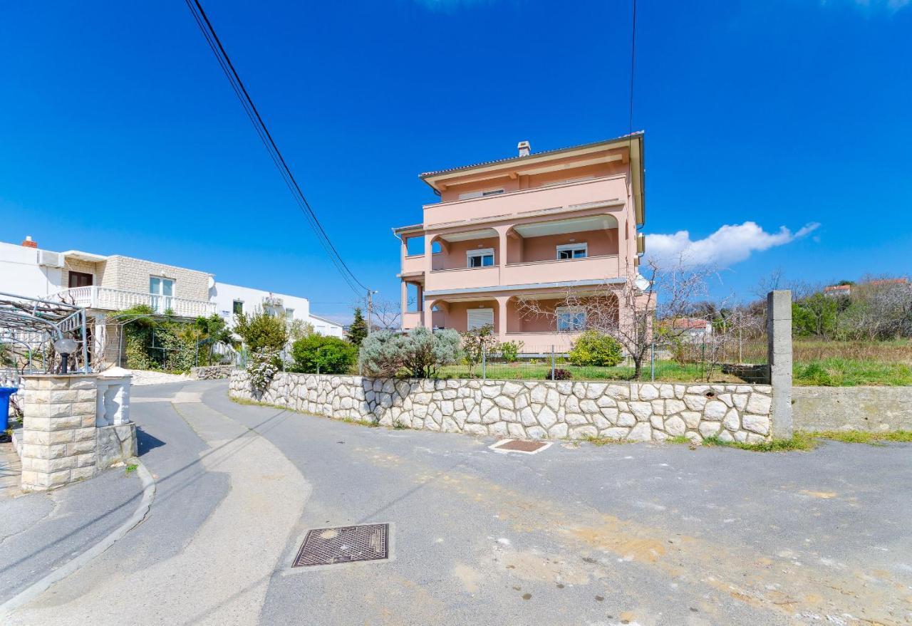 לופאר Apartments And Room Ljubica מראה חיצוני תמונה