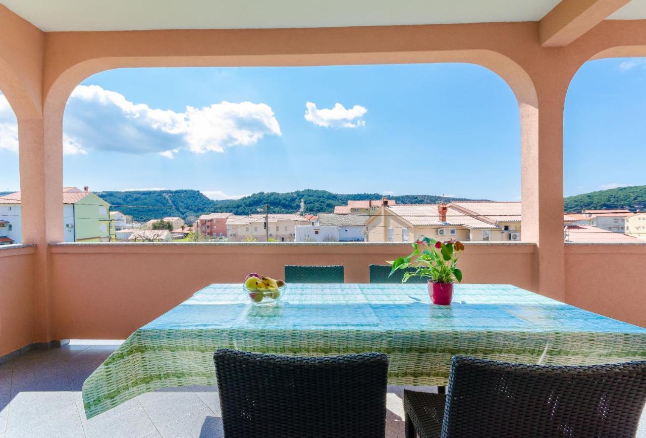 לופאר Apartments And Room Ljubica מראה חיצוני תמונה
