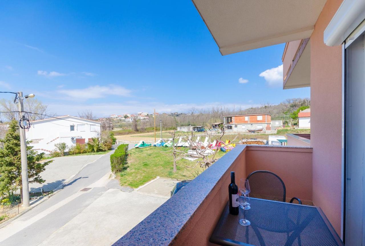לופאר Apartments And Room Ljubica מראה חיצוני תמונה