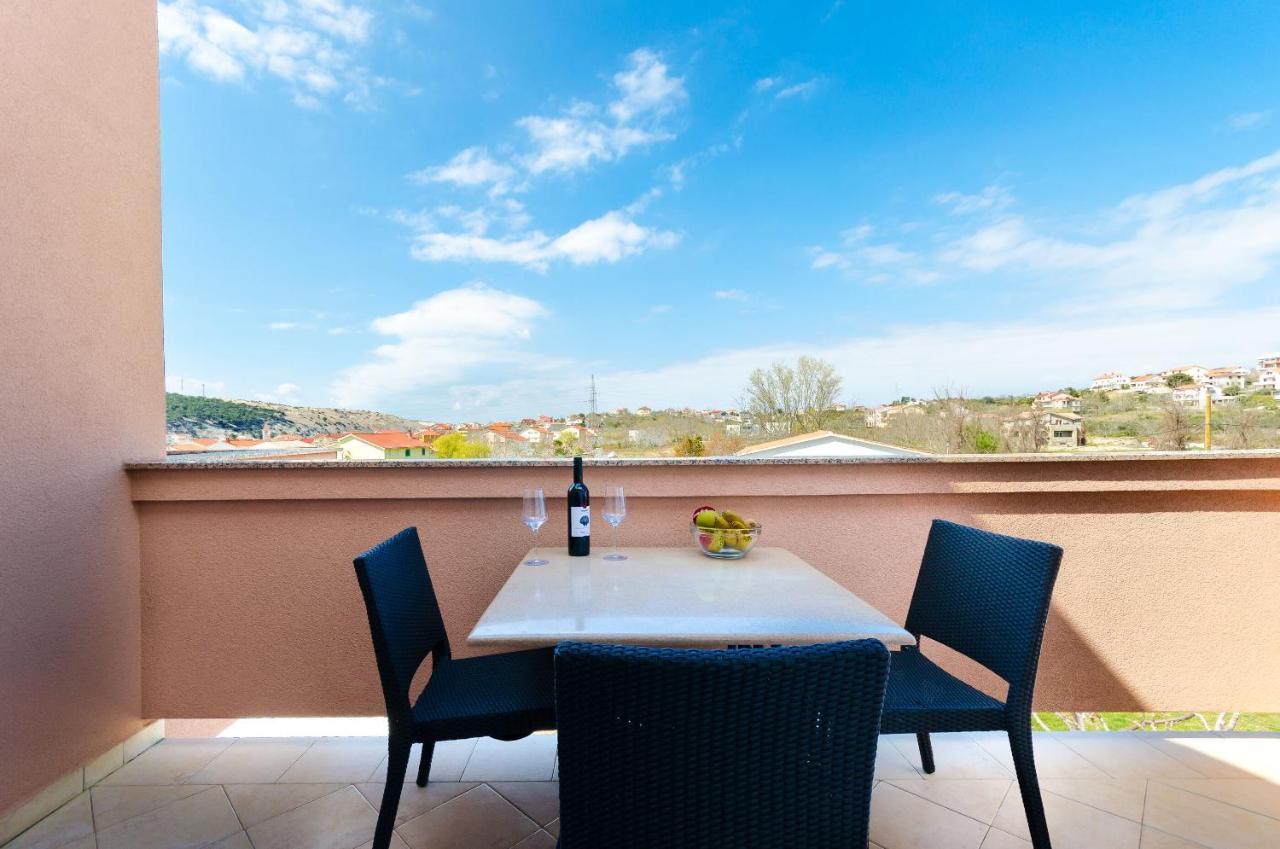 לופאר Apartments And Room Ljubica מראה חיצוני תמונה