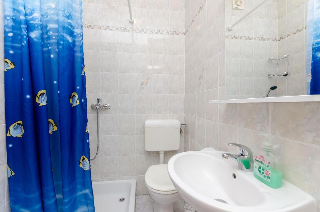 לופאר Apartments And Room Ljubica מראה חיצוני תמונה