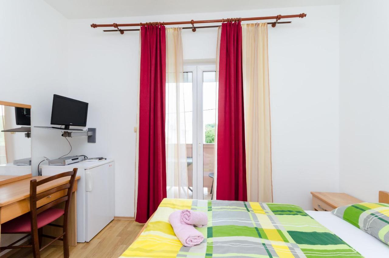 לופאר Apartments And Room Ljubica מראה חיצוני תמונה