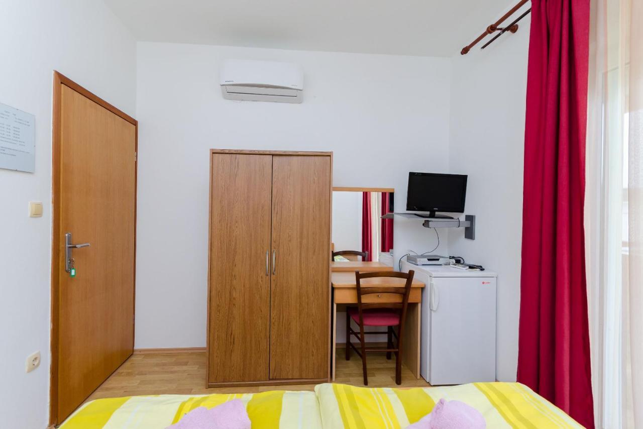 לופאר Apartments And Room Ljubica מראה חיצוני תמונה