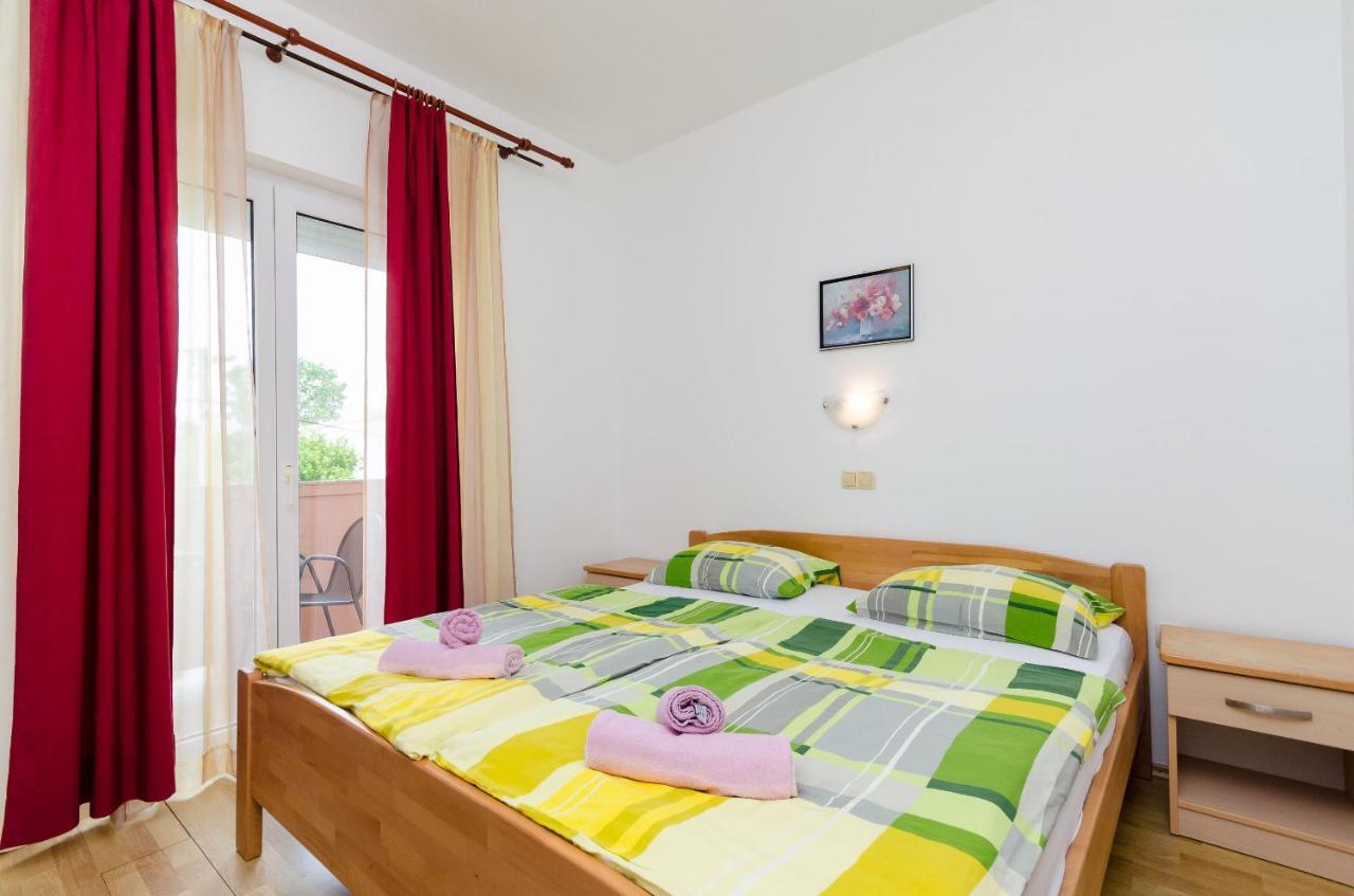 לופאר Apartments And Room Ljubica מראה חיצוני תמונה